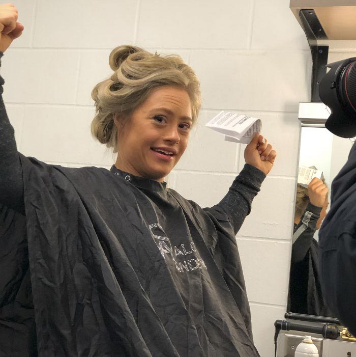 Микайлы Холмгрен, Mikayla Holmgren, первая женщина с синдромом Дауна ставшая победительницей на конкурсе красоты