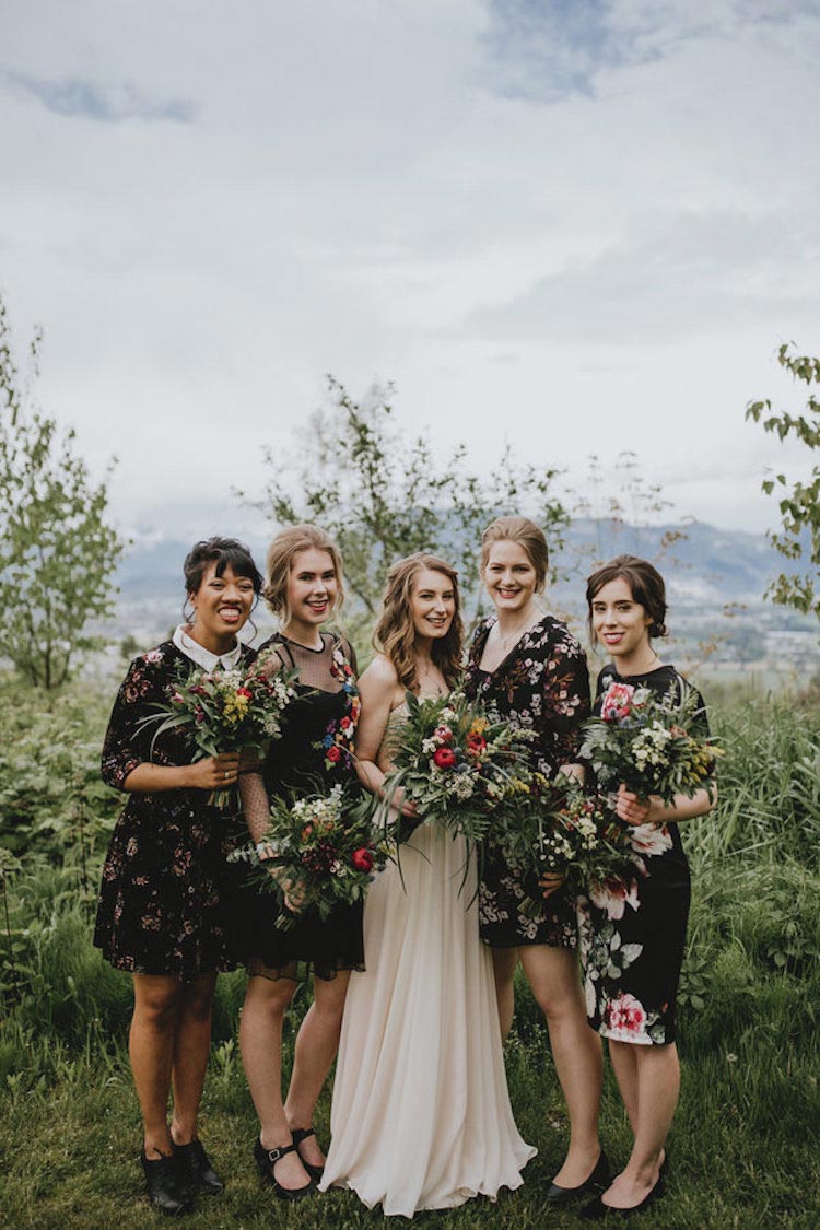 цветочные платья подружек невесты, платья с цветами подружки невесты