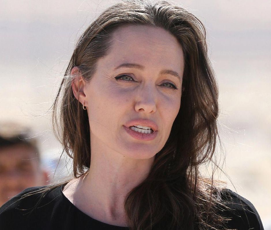 звёзды которые выглядят старше, знаменитости которые выглядят старше своих лет