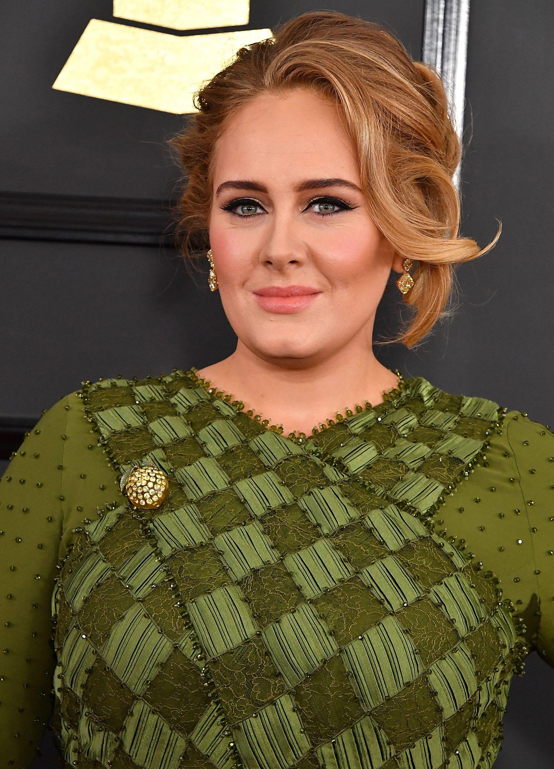 звёзды которые выглядят старше, знаменитости которые выглядят старше своих лет