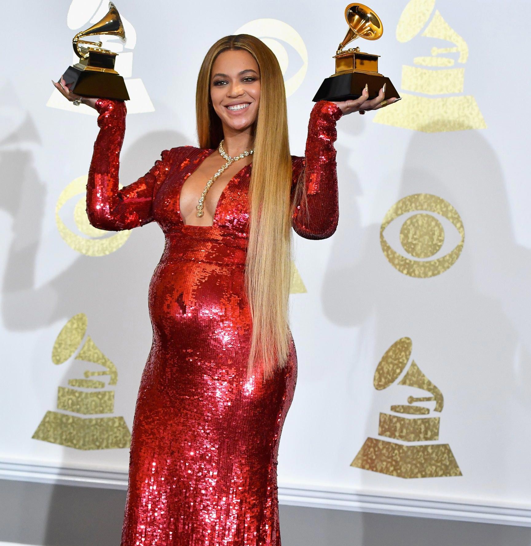 звёзды которые выглядят старше, знаменитости которые выглядят старше своих лет