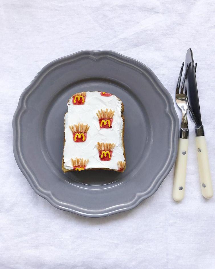 рисунки на тостах, тосты с узорами, дизайн еды, кулинарный дизайнер