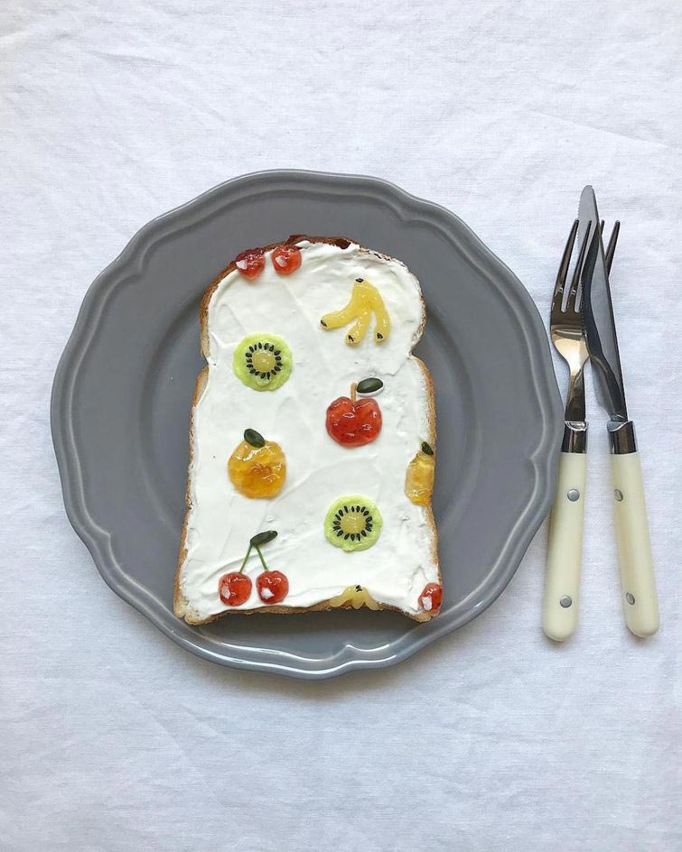 рисунки на тостах, тосты с узорами, дизайн еды, кулинарный дизайнер