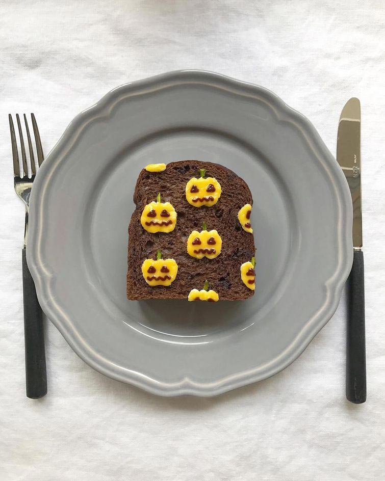 рисунки на тостах, тосты с узорами, дизайн еды, кулинарный дизайнер