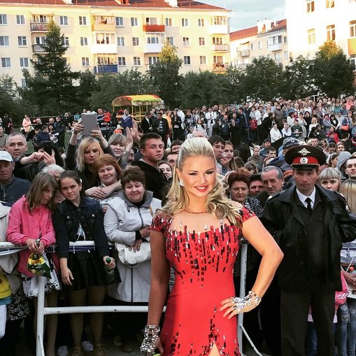 Как менялся стиль Анны Семенович, Анна Семенович тогда и сейчас