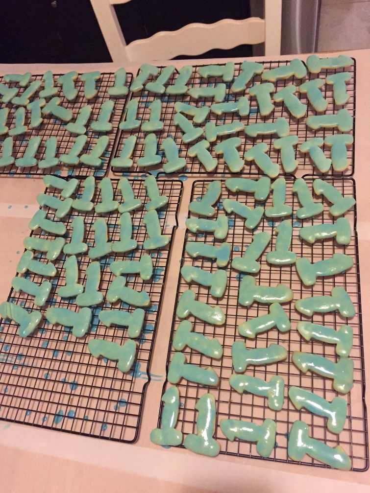 хотела испечь печенья в виде цифры 1, печенье в виде цифры 1, печенье в виде пениса