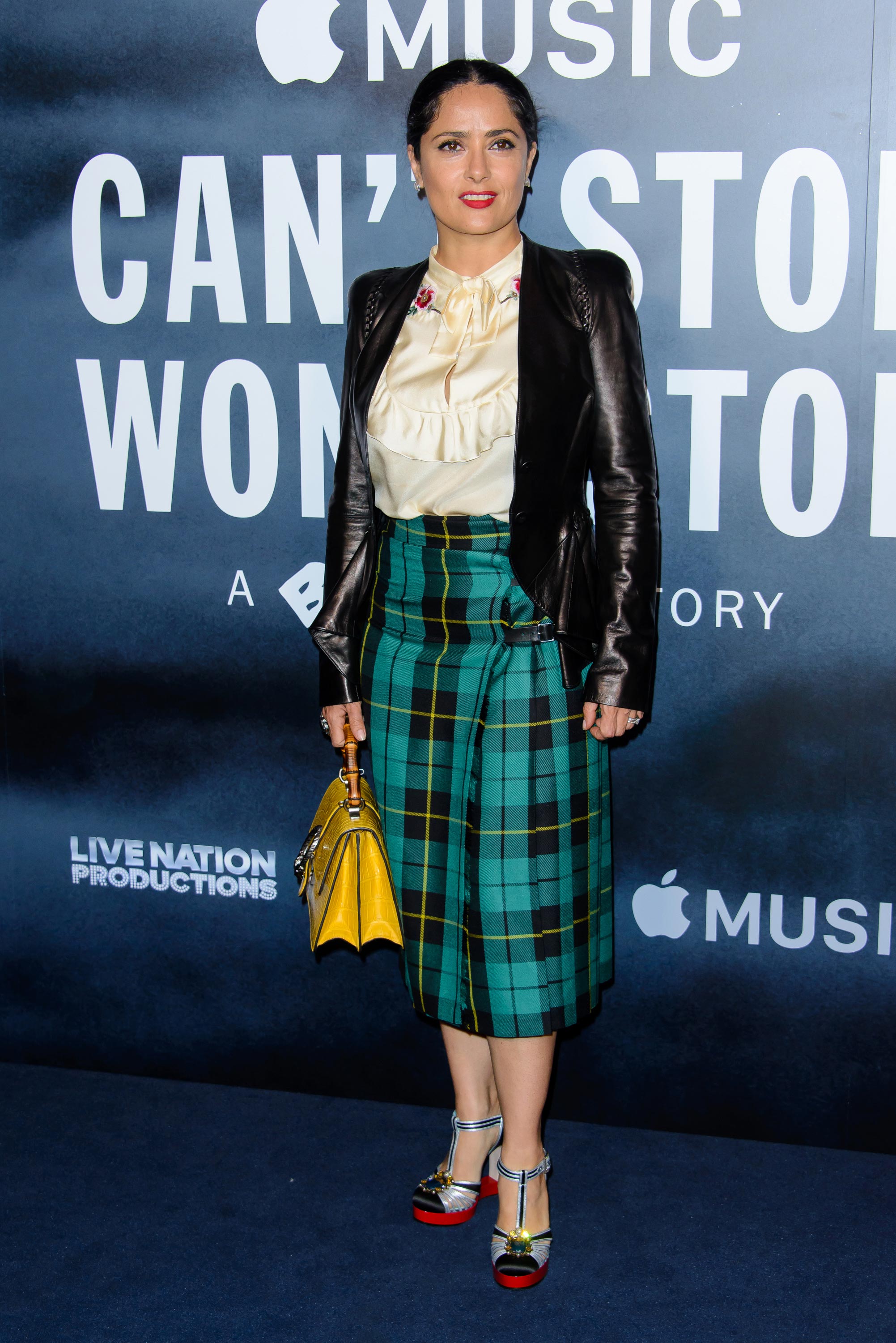 нелепые наряды звёзд, самые безвкусные наряды знаменитостей