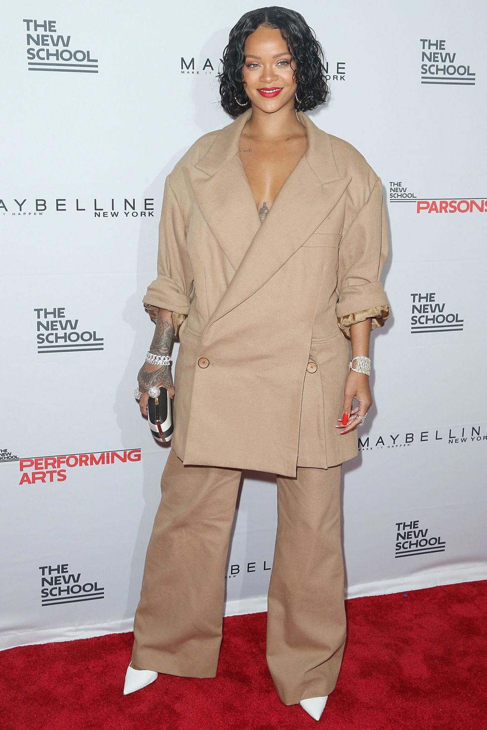 нелепые наряды звёзд, самые безвкусные наряды знаменитостей