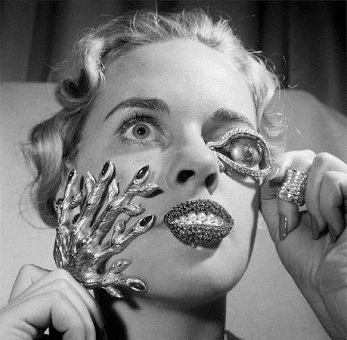 жуткие исторические фото, страшные фото история, пугающие исторические фотографии