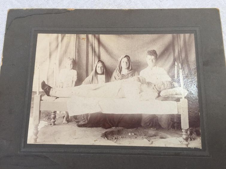 жуткие исторические фото, страшные фото история, пугающие исторические фотографии