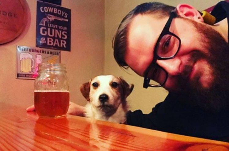 собака стала популярной после смерти, чучело собаки популярность, моя мёртвая собака и я,  My dead dog and me