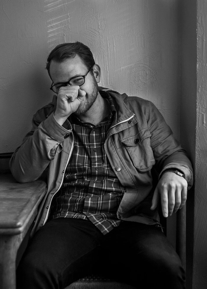 Фотограф стоит голым перед своими моделями, Тревор Кристенсен, Trevor Christensen