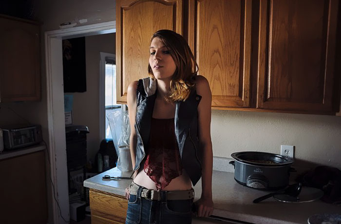 Фотограф стоит голым перед своими моделями, Тревор Кристенсен, Trevor Christensen