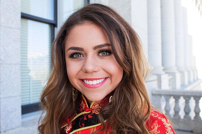 Девушка опубликовала фотографии своего выпускного платья и люди назвали её расисткой, Кезиа Доум, Keziah Daum