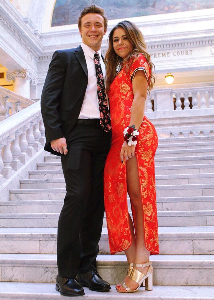 Девушка опубликовала фотографии своего выпускного платья и люди назвали её расисткой, Кезиа Доум, Keziah Daum