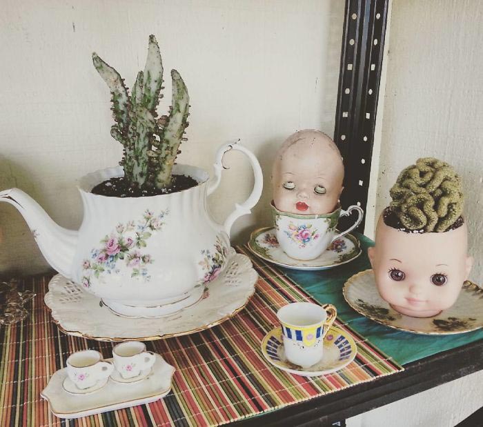 Люди превратили старые куклы в адские горшки для сада, как сделать горшки из старых кукол, горшки из кукол 