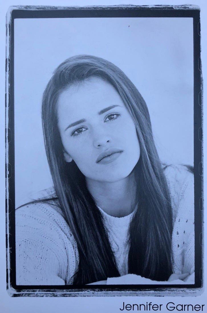 Звёзды делятся своими детскими и юношескими фотографиями, звёзды в детстве 