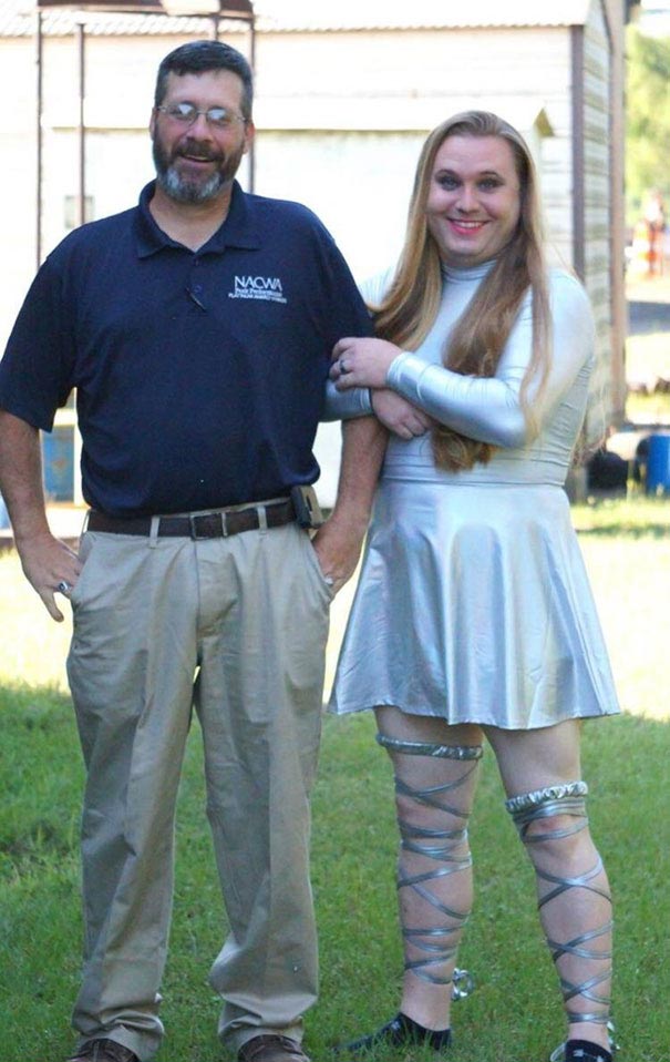 поспорили и проиграли, люди проспорили, наказание за спор, выиграл в споре