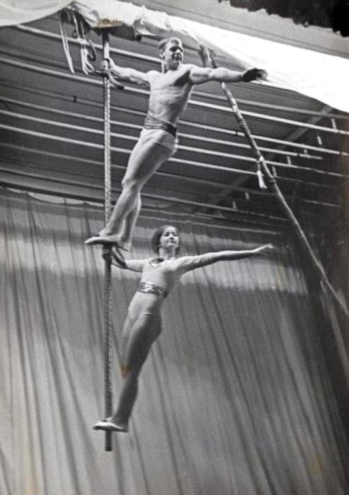 6 российских знаменитостей, которые выросли в детском доме русские звёзды выросшие в детском доме, советские знаменитости выросшие в детском доме