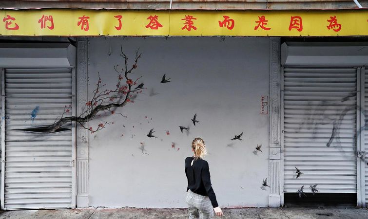 Думаете кто-то просто двигал кирпичи в этой стене? Нет, всё гораздо интереснее дерево из кирпичей, выдвинутые кирпичи, Pejac, оптическая иллюзия