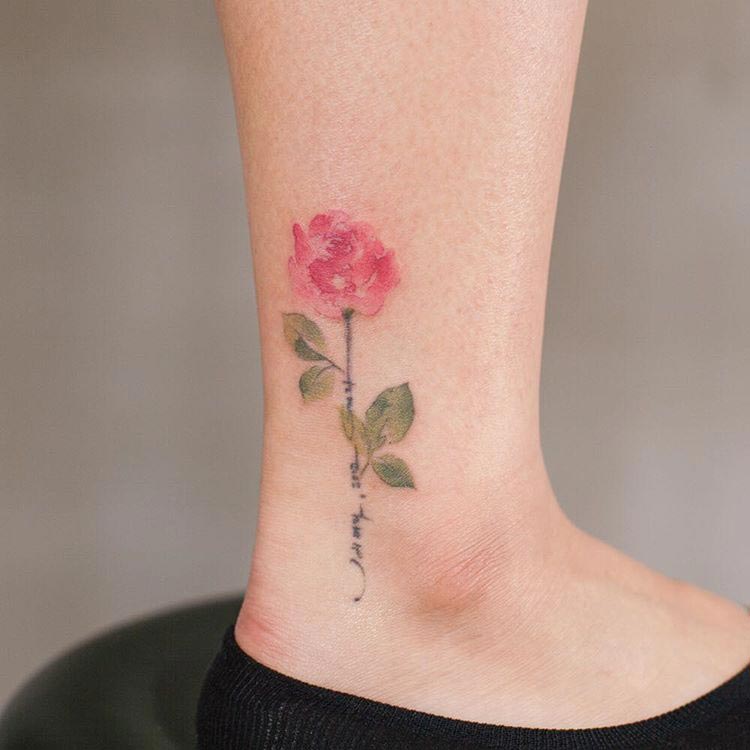 нежные татуировки, весенние татуировки 