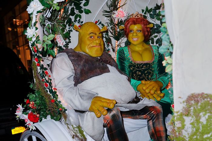 Хайди Клум показала костюм 2018 года, Хайди и её бойфренд Том Каулитц превратились в Шрека и Фиону