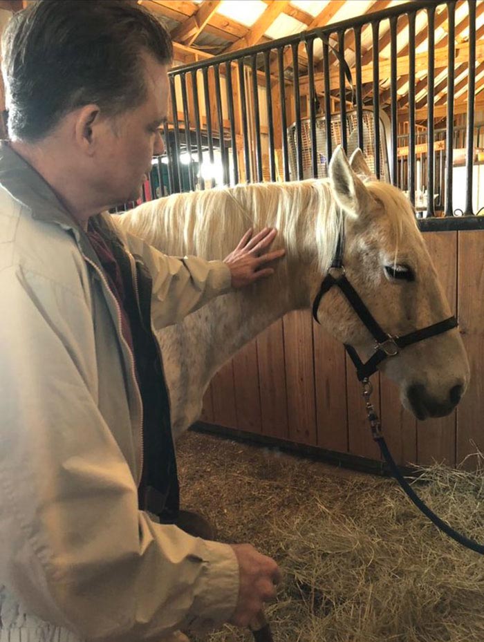 Безработный папа-инвалид удивил свою дочь подарком, Морган Портерфилд