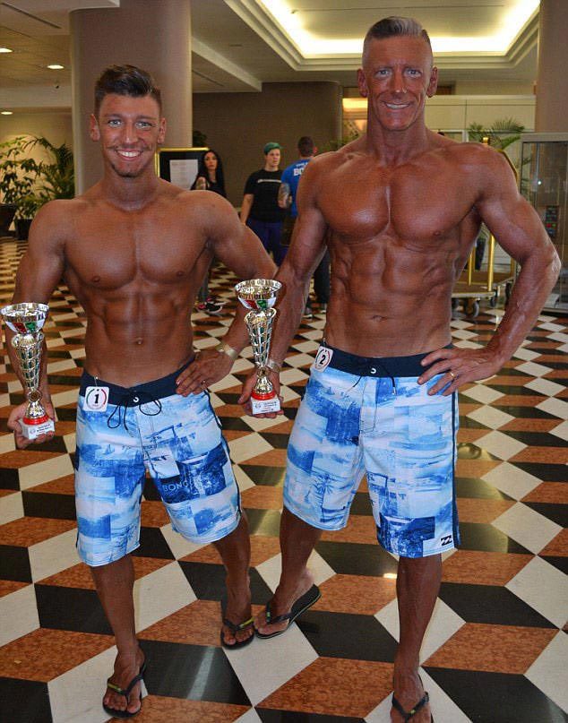 Что получится, если 51-летний отец решит пойти по стопам своего сына-бодибилдера Роберто Касаротто, Роберто Касаротто до и после, 50-летний бодибилдер, престарелый бодибилдер, 50-летний качок