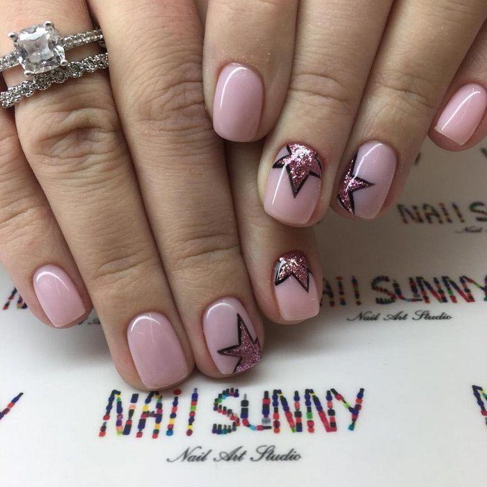 праздничные идеи для маникюра, маникюр с блёстками, маникюр со стразами 