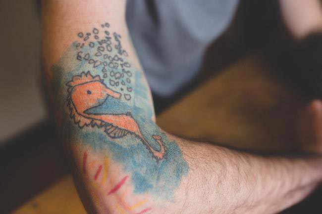 татуировки с детскими рисунками, тату детские рисунки, детские каракули тату, татуировки детские каракули