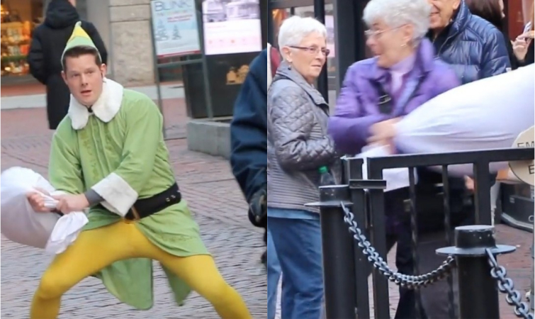 эльф бой подушками, устроил бой подушками, бой подушками с прохожими, бой подушками на улице