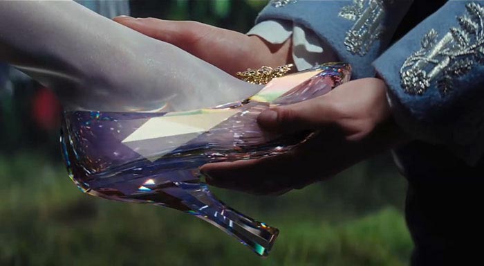 нелепые недочёты в фильма, дыры в сюжетах фильмов, киноляпы в фильмах, недочёты в сюжетах фильмов