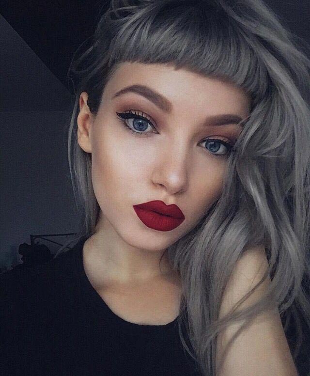 озорные и дерзкие девчонки с короткими чёлками, дамы которые взяли и обрезали чёлку