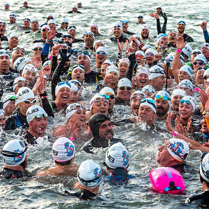 Росс Эджли 5 месяцев плавал вокруг Британии и то, что он перенёс, заставит вас вздрогнуть Росс Эджли 5 месяцев плавал вокруг Британии, Росс Эджли, Ross Edgley, Росс Эджли 2800 км, считается первым человеком который обогнул Великобританию вплавь