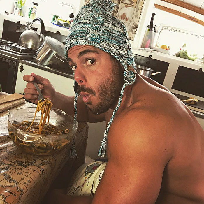 Росс Эджли 5 месяцев плавал вокруг Британии и то, что он перенёс, заставит вас вздрогнуть Росс Эджли 5 месяцев плавал вокруг Британии, Росс Эджли, Ross Edgley, Росс Эджли 2800 км, считается первым человеком который обогнул Великобританию вплавь