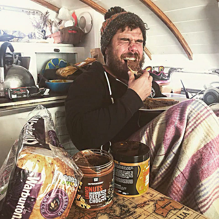 Росс Эджли 5 месяцев плавал вокруг Британии и то, что он перенёс, заставит вас вздрогнуть Росс Эджли 5 месяцев плавал вокруг Британии, Росс Эджли, Ross Edgley, Росс Эджли 2800 км, считается первым человеком который обогнул Великобританию вплавь