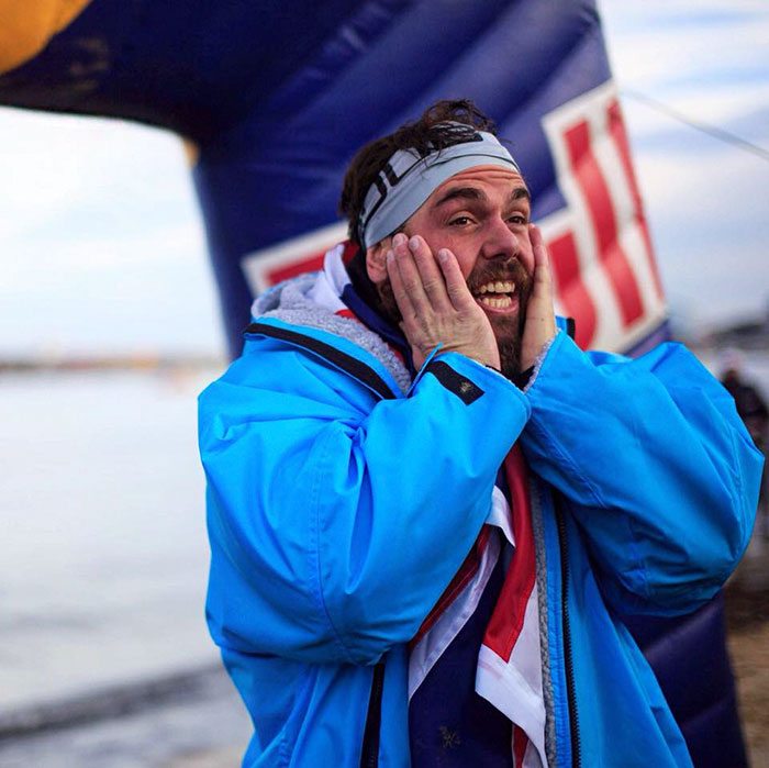 Росс Эджли 5 месяцев плавал вокруг Британии и то, что он перенёс, заставит вас вздрогнуть Росс Эджли 5 месяцев плавал вокруг Британии, Росс Эджли, Ross Edgley, Росс Эджли 2800 км, считается первым человеком который обогнул Великобританию вплавь