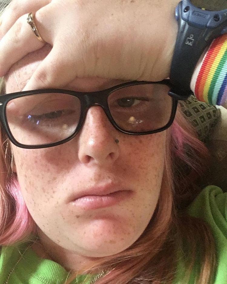 поза мигрени, поза мигрени новый тренд, Нам Во