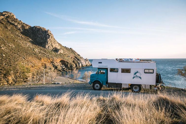 путешествие на фургоне, путешествие на грузовике, семейное путешествие, путешествие семьи