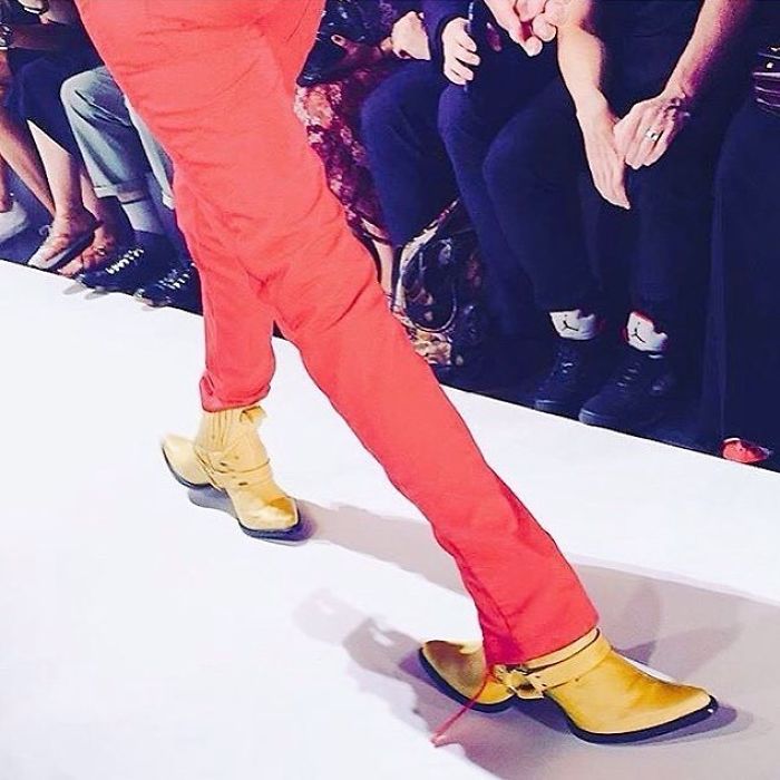 странная обувь, безумная обувь 