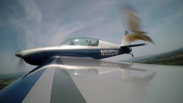 На волосок от смерти, людям повезло остаться в живых, выжили благодаря везению, выжили потому что повезло