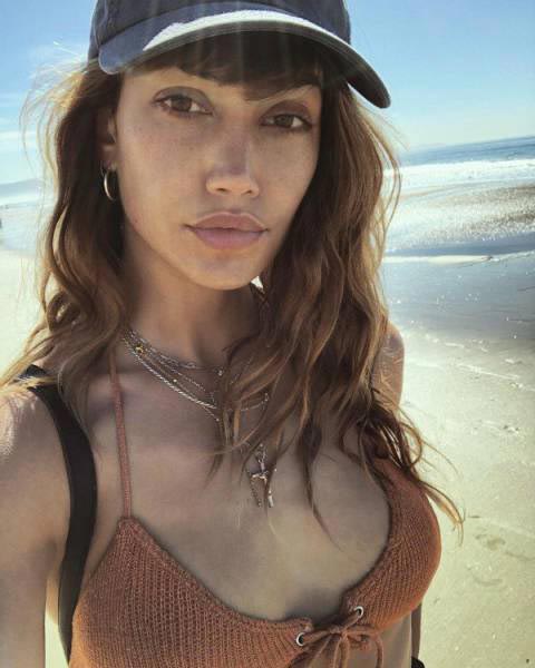 модели в непринужденной обстановке, модели без макияжа, модели не на работе, не накрашенные модели