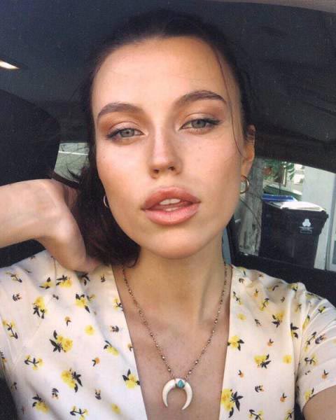 модели в непринужденной обстановке, модели без макияжа, модели не на работе, не накрашенные модели