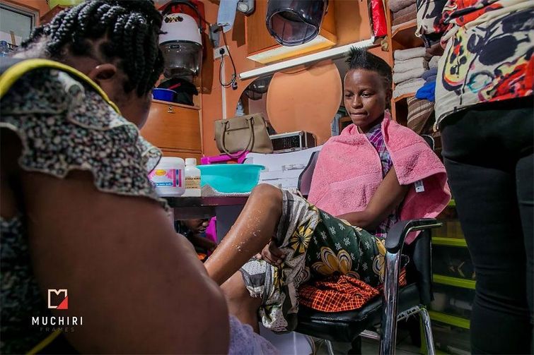 Фотограф преобразил эту бездомную пару для фотосессии и их просто не узнать преображение бездобной пары, любовь между бездомными, любовь бездомной пары, парень и девушка бездомные