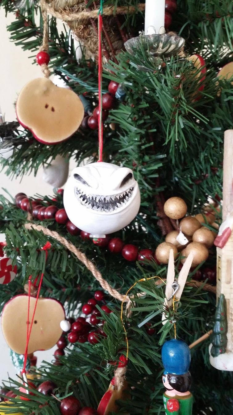 25 самых дурацких ёлочных игрушек, которые одновременно смешат и пугают странные ёлочные игрушки, жуткие ёлочные игрушки, нелепые ёлочные игрушки