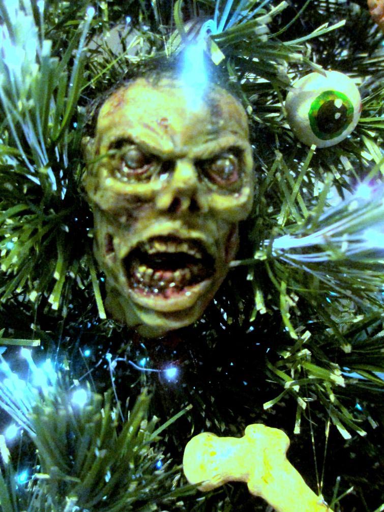 25 самых дурацких ёлочных игрушек, которые одновременно смешат и пугают странные ёлочные игрушки, жуткие ёлочные игрушки, нелепые ёлочные игрушки