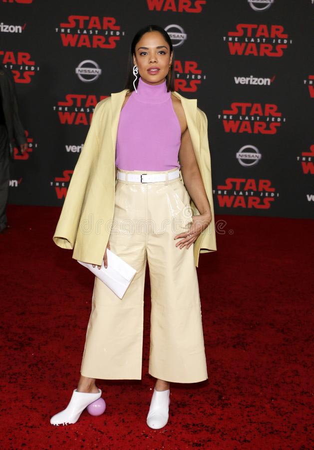 нелепые наряды звёзд, самые безвкусные наряды знаменитостей