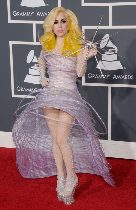 Самые впечатляющие образы премии «Грэмми» за последние 30 лет Самые впечатляющие образы премии «Грэмми», платья Грэмми