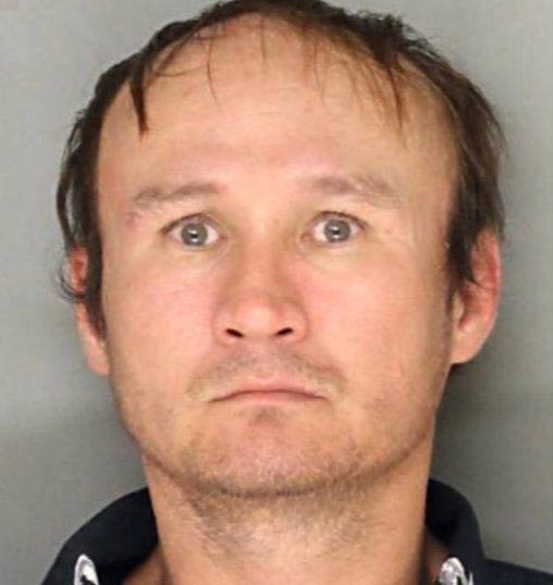 Несмотря на смешной и нелепый эскиз подозреваемого полицейским удалось поймать преступника рисунок подозреваемого, смешной эскиз подозреваемого, полицейский эскиз, смешной полицейских эскиз