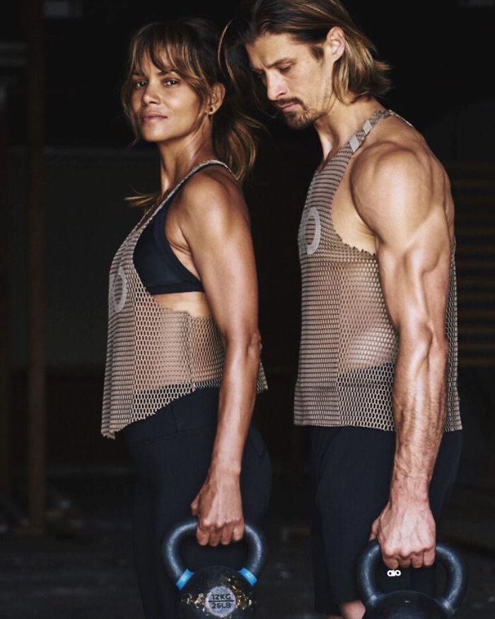 Хэлли Берри исполнилось 52 года, секреты молодости Хэлли Берри